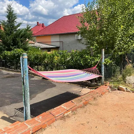 Dombos Vendeghaz Apartmán *