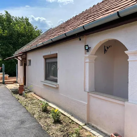 Dombos Appartamento *