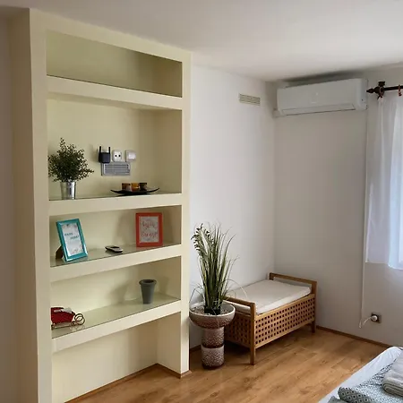 Dombos Vendeghaz Apartmán Golop